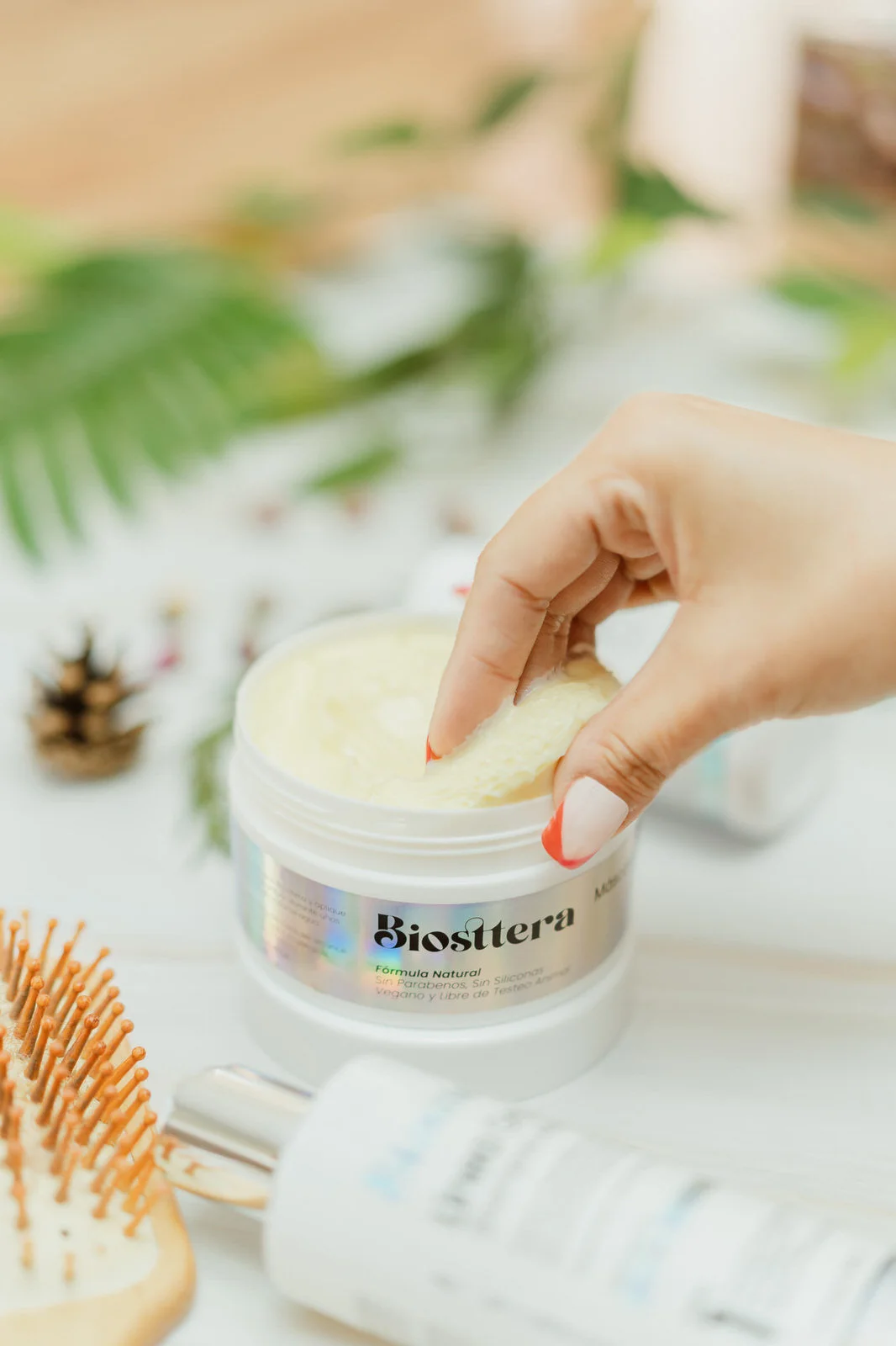 Fotografía comercial crema cosmética flores lifestyle natural Chile