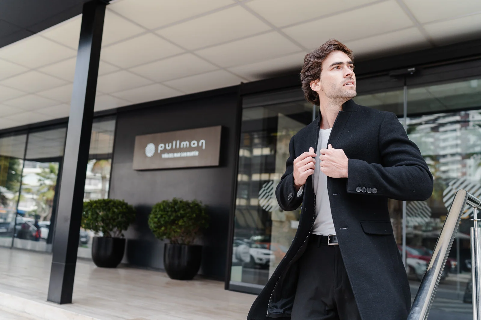 Fotografía comercial hombre moda urbana hotel Viña del Mar Chile