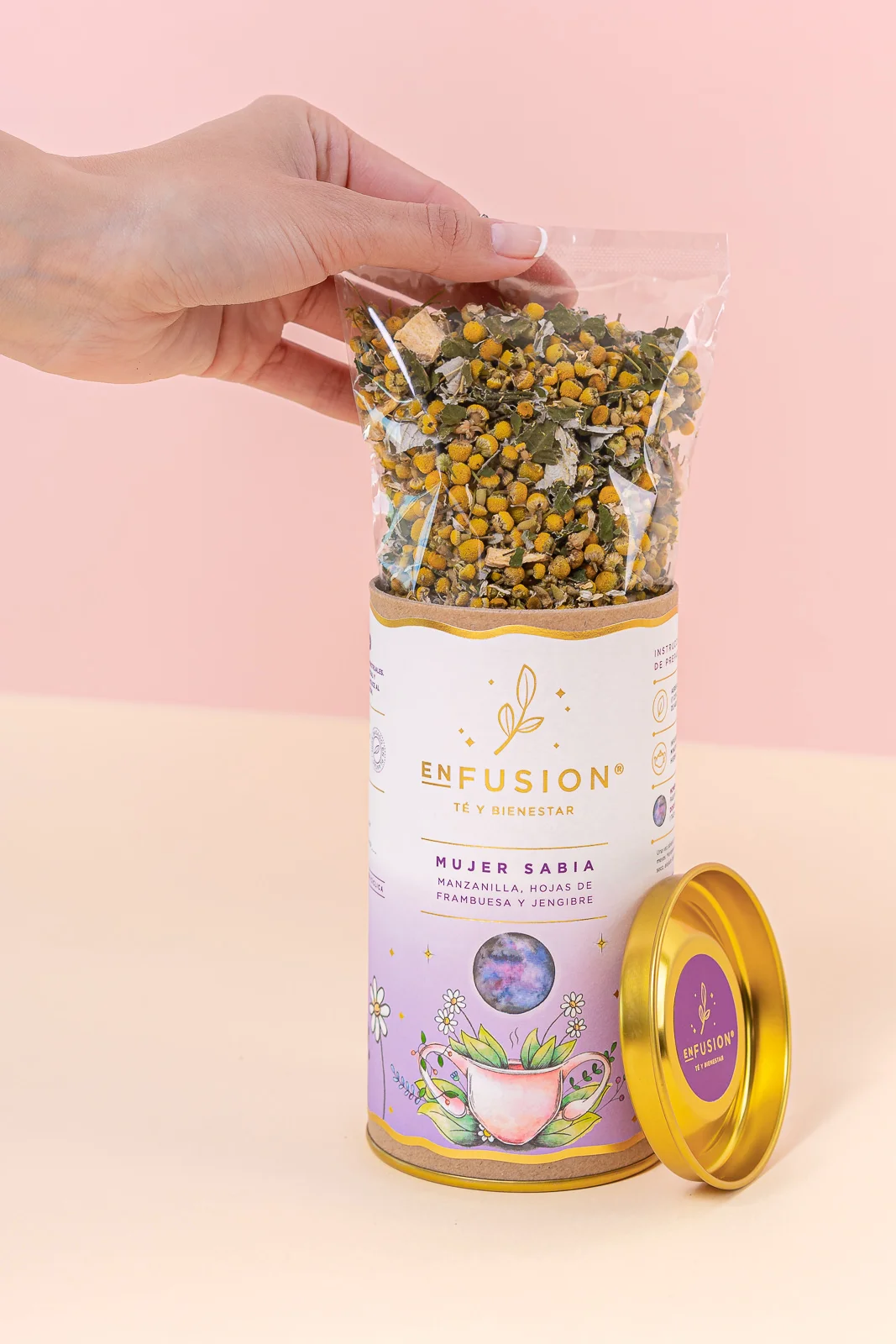 Fotografía comercial producto té frasco fondo rosa lifestyle Chile