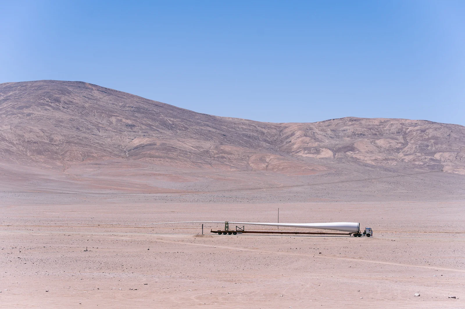 Fotografía industrial aérea camión hélice desierto Atacama Chile