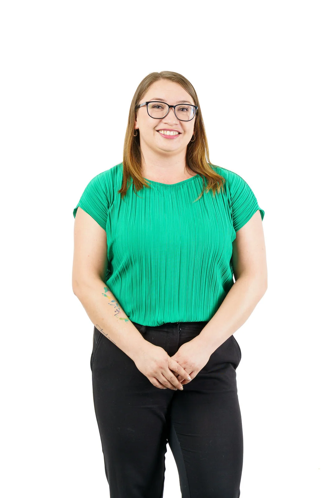 Retrato mujer en estudio, polera verde — campaña Elige Educar Mineduc