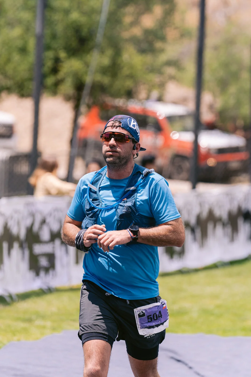 Kifit TNF Endurance Trail 2025 — corredor camiseta azul carrera