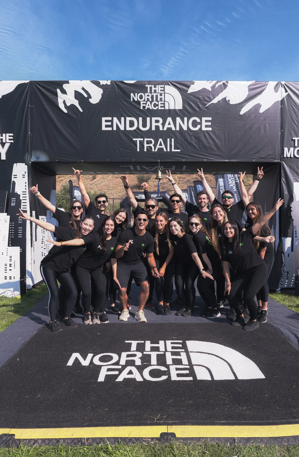 Kifit TNF Endurance Trail 2025 — grupo completo equipo arco tnf