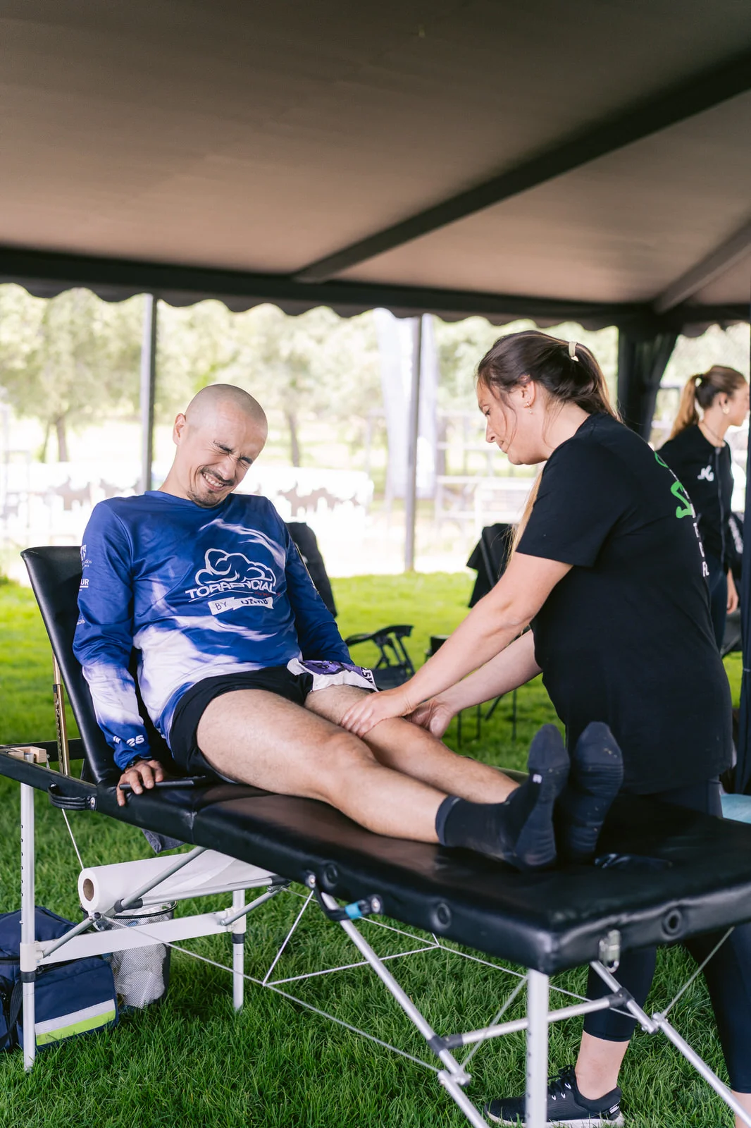 Kifit TNF Endurance Trail 2025 — terapeuta tratamiento pierna mesa 2