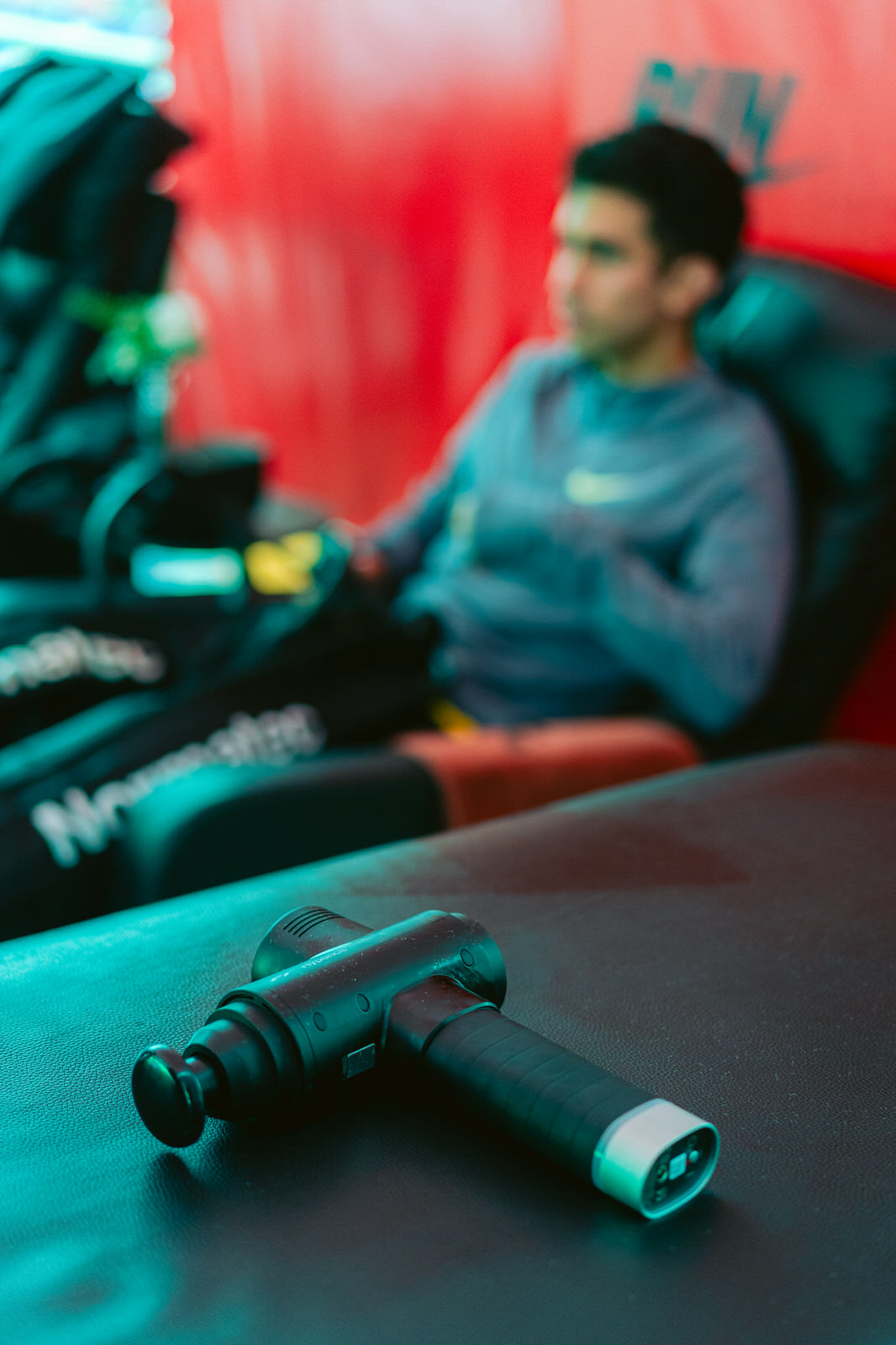 Maratón de Santiago 2025 — atleta normatec pistola masaje kifit