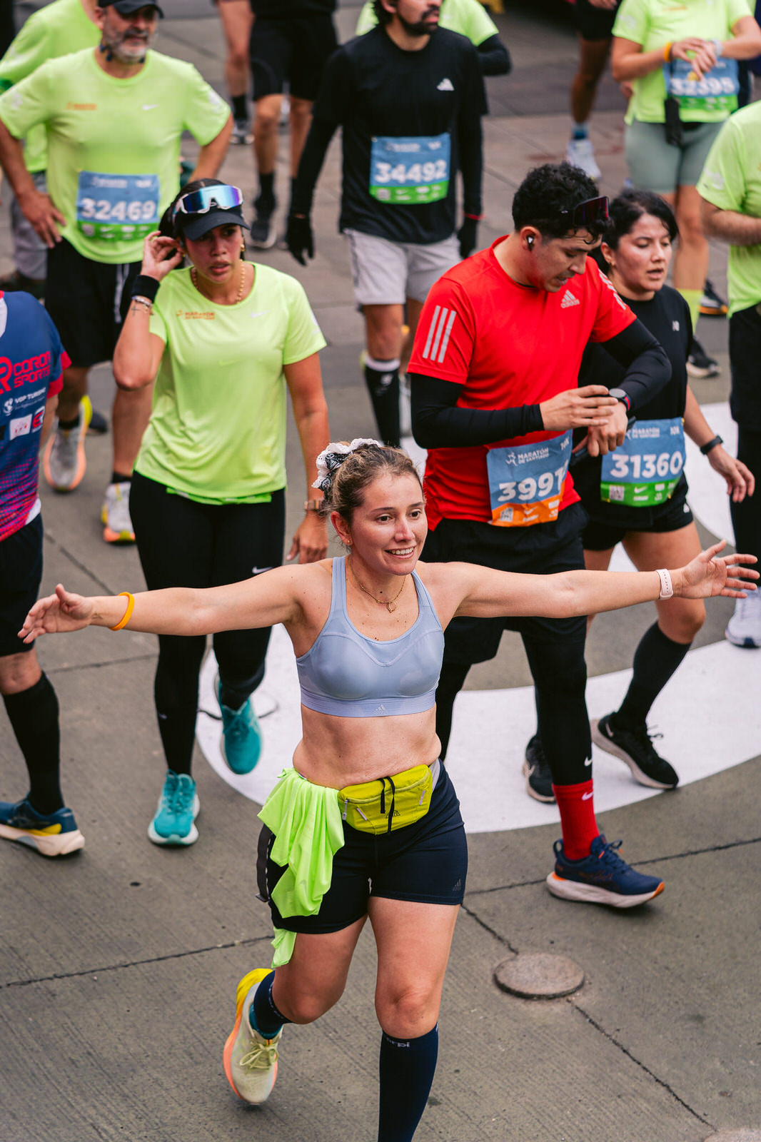 Maratón de Santiago 2025 — corredores carrera ciudad