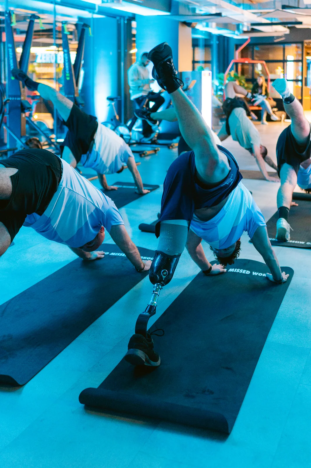 Red Bull RB Zero — clase ejercicio suspension luz azul