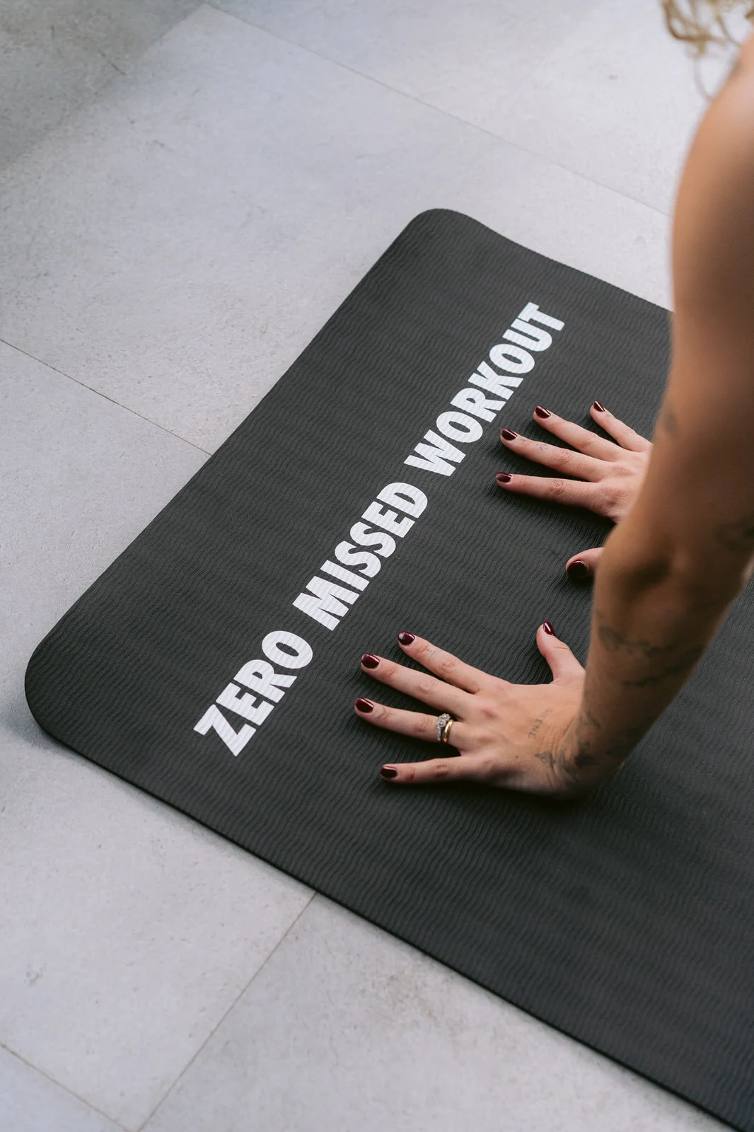 Red Bull RB Zero — mat zero missed workout manos
