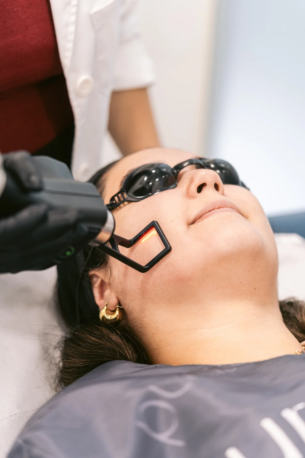 CDM Medical — Geneo gafas proteccion paciente