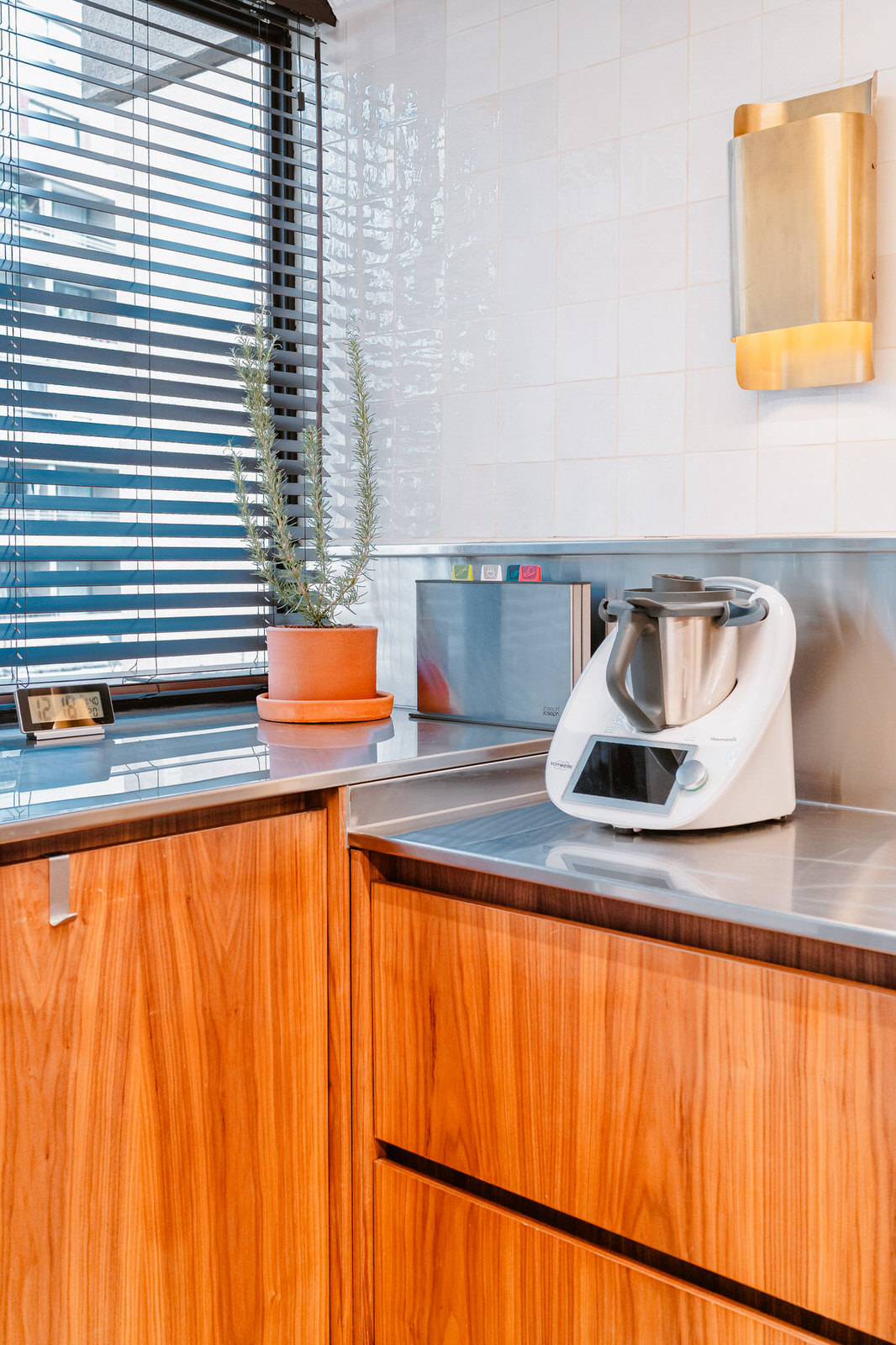 Video — cocina lineal con campana, Cassone La Luma