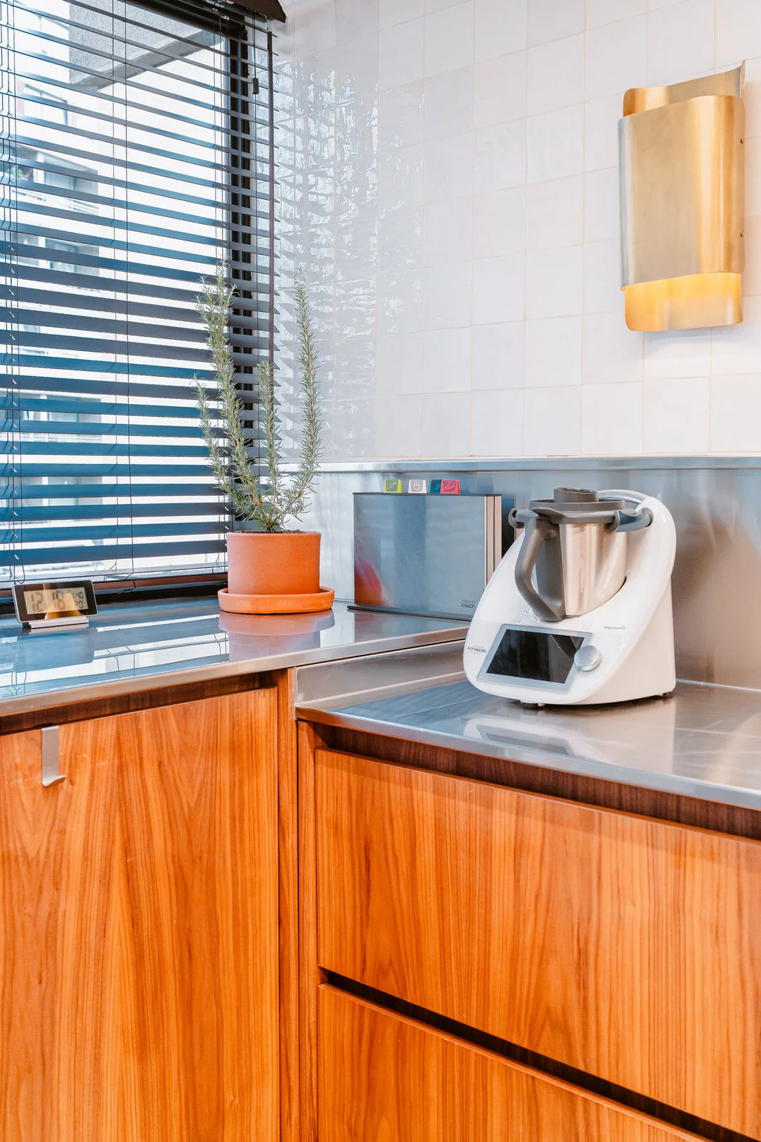 Video — cocina lineal con campana, Cassone La Luma