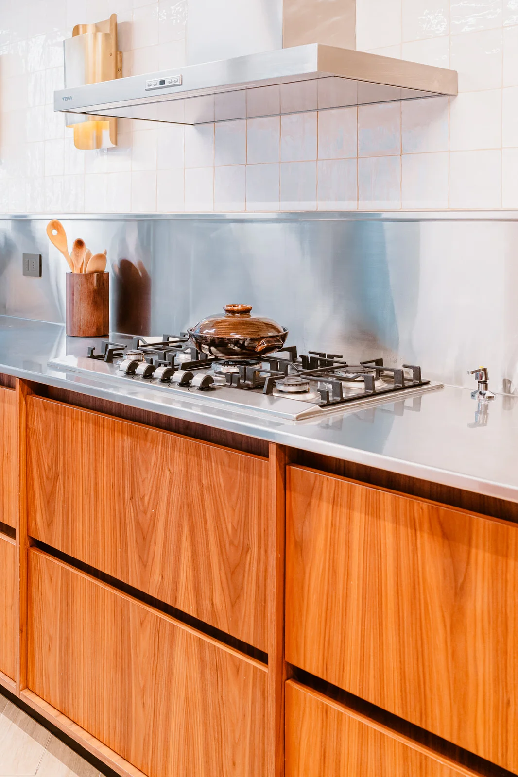 Cocina lineal con encimera a gas, Cassone La Luma