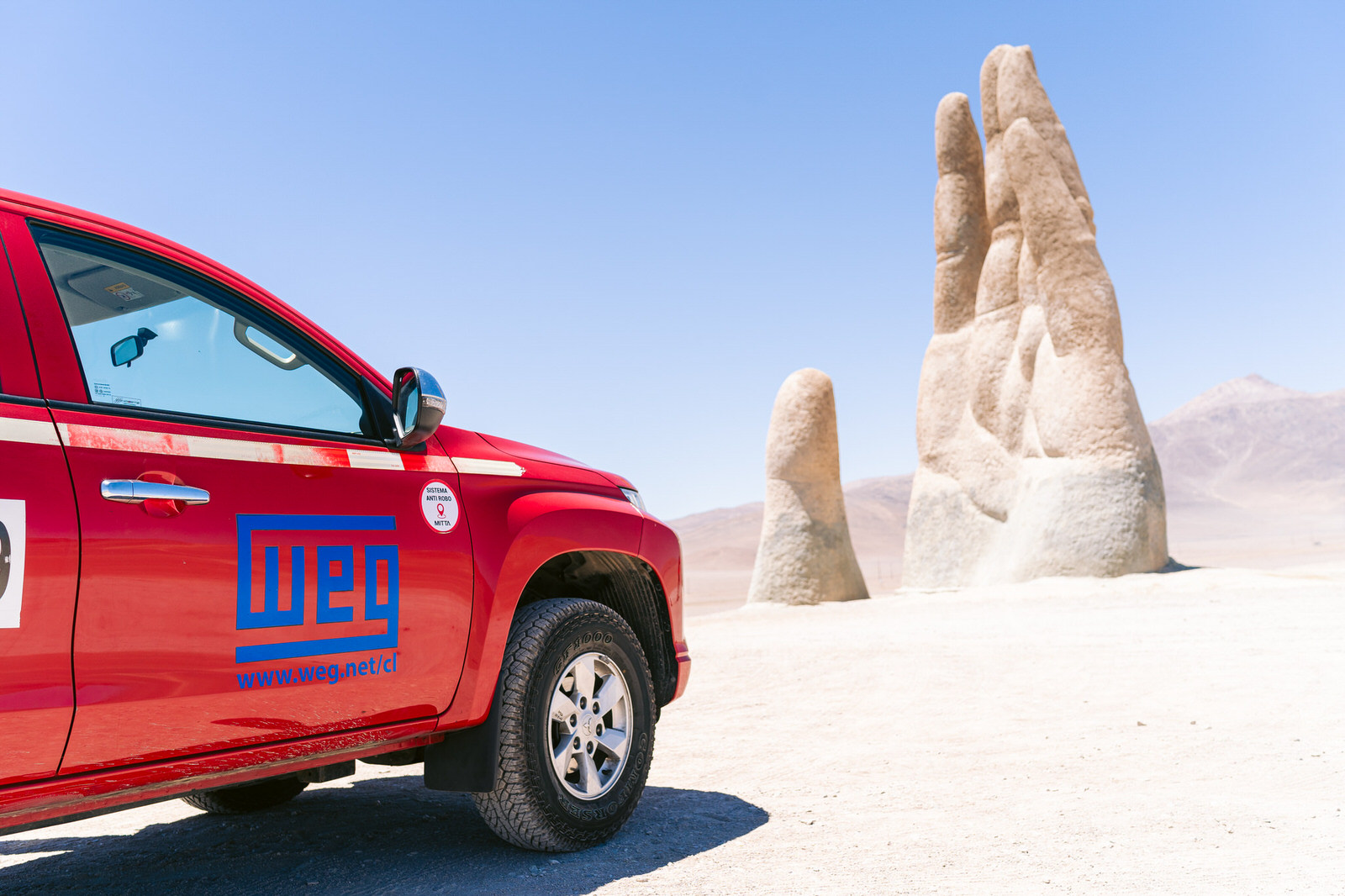 WEG Transformador Antofagasta — camioneta mano del desierto