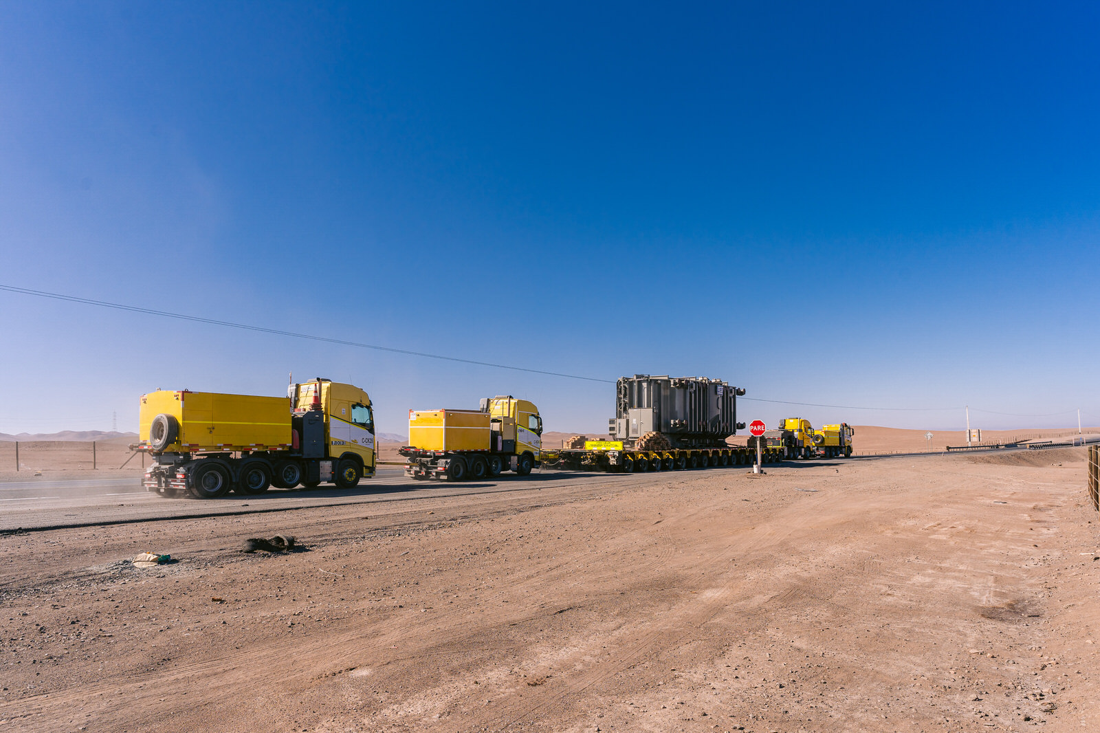 WEG Transformador Antofagasta — convoy camion equipo amarillo
