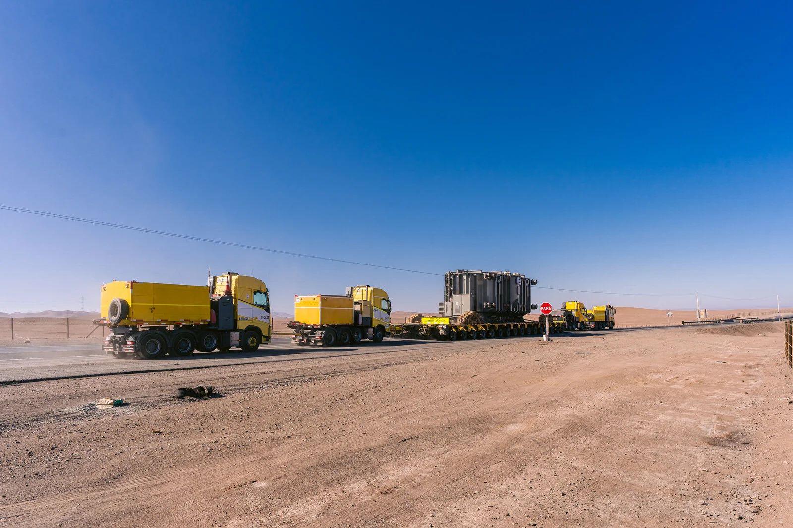 WEG Transformador Antofagasta — convoy camion equipo amarillo