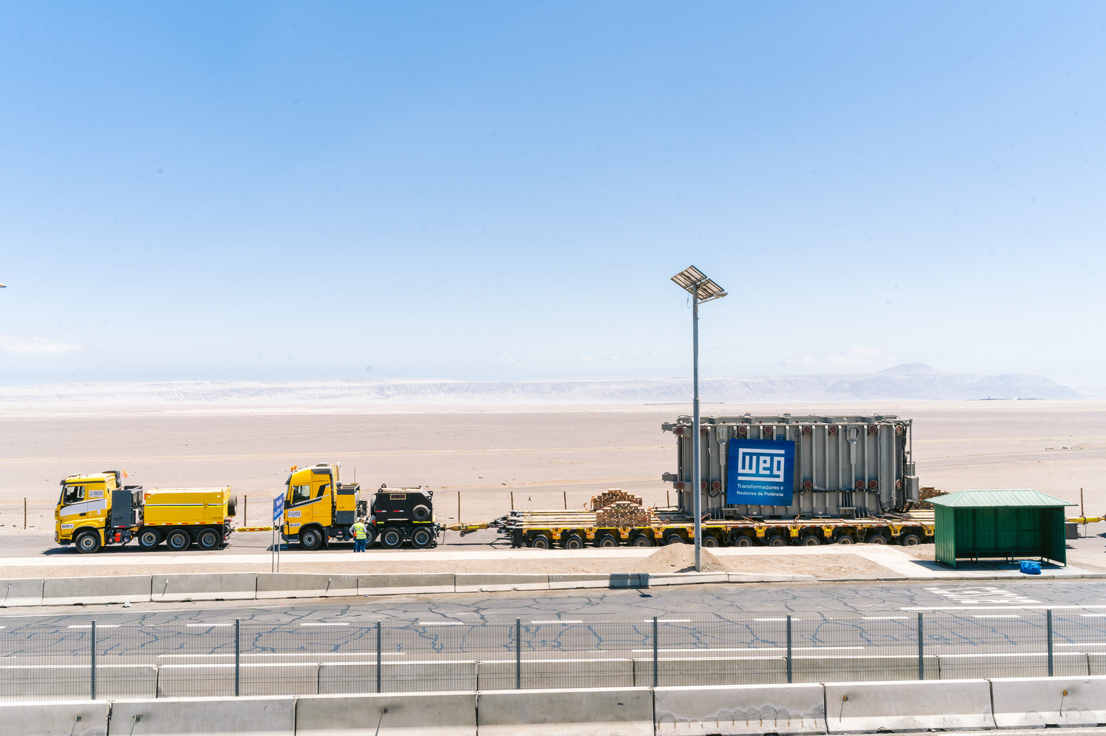 WEG Transformador Antofagasta — convoy carretera amplio 1