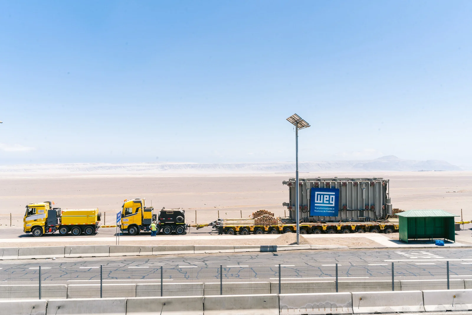 WEG Transformador Antofagasta — convoy carretera amplio 1