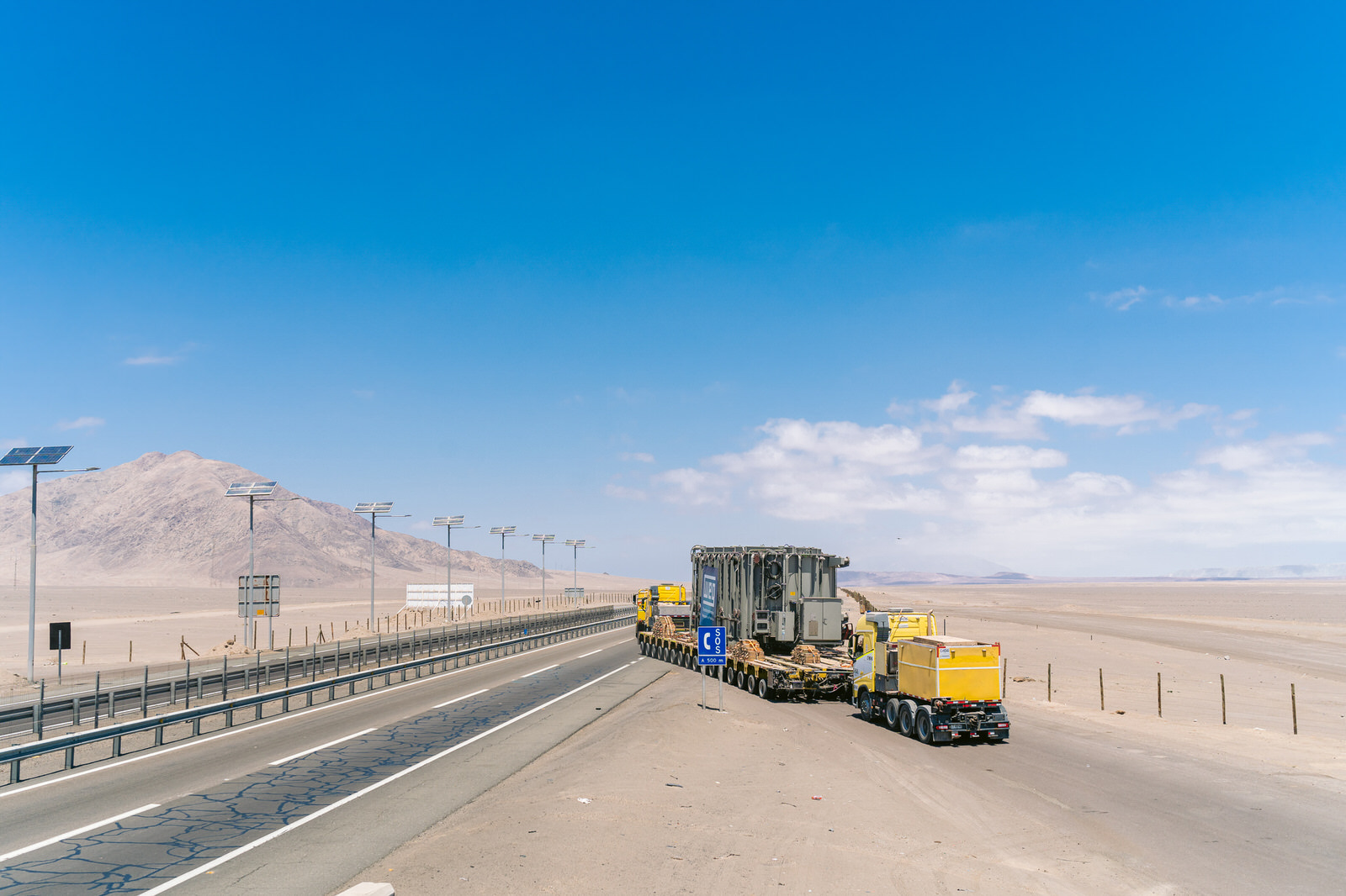 WEG Transformador Antofagasta — convoy carretera amplio 2