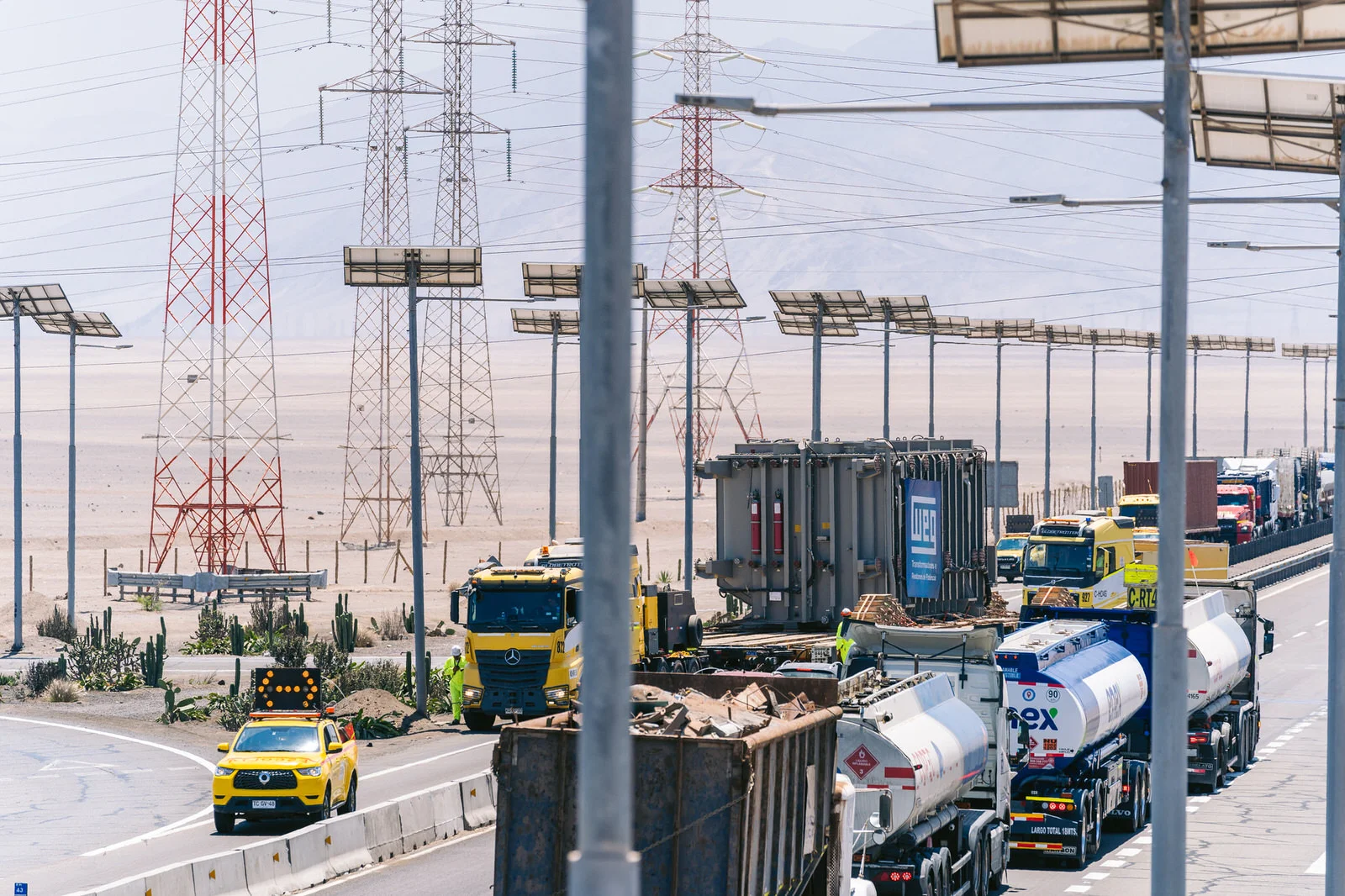 WEG Transformador Antofagasta — convoy carretera torres electricas 2