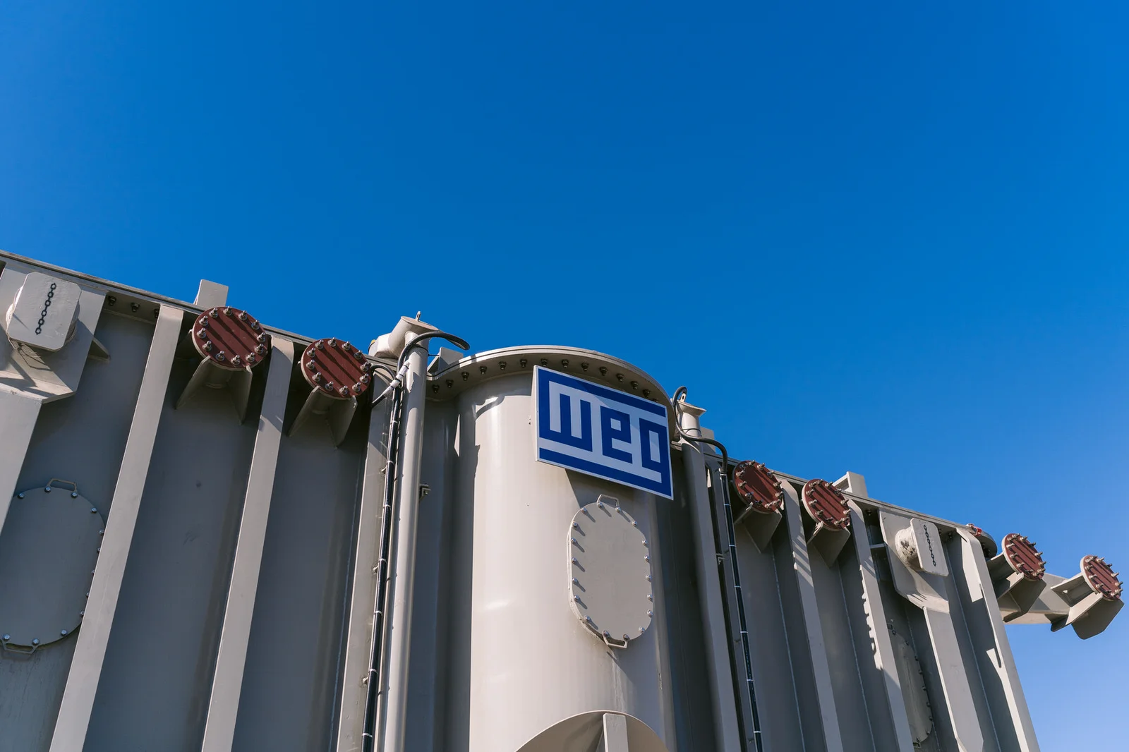 WEG Transformador Antofagasta — transformador primer plano logo
