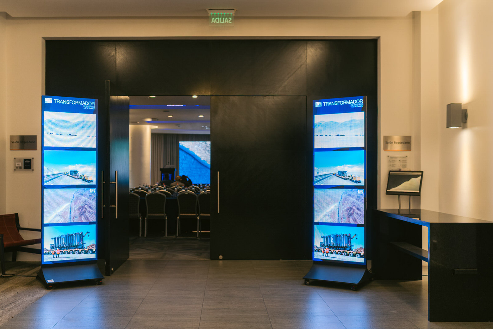 Pantalla digital lobby Seminario WEG Antofagasta