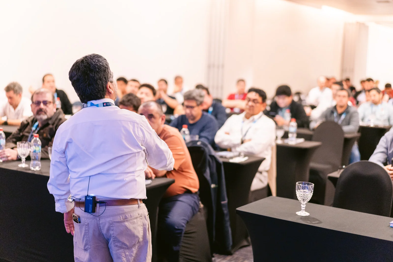 Público de espalda Seminario WEG Concepción
